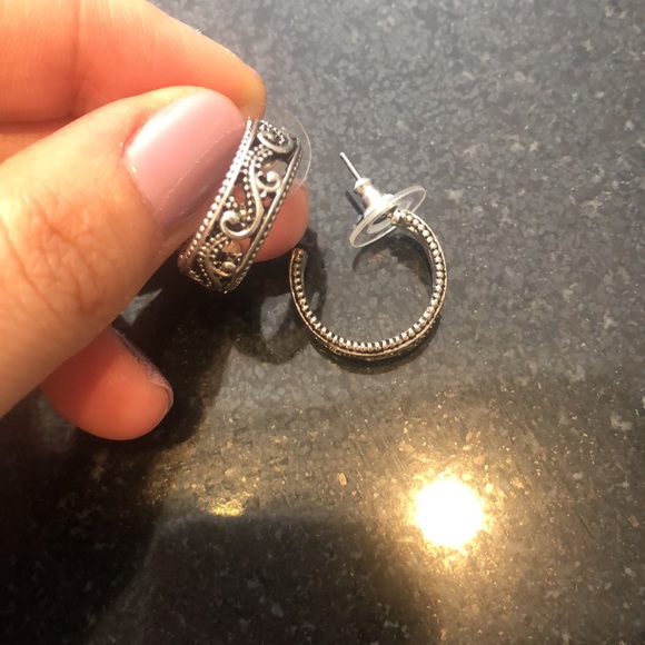 Accessory earings - Picture 4 of 4